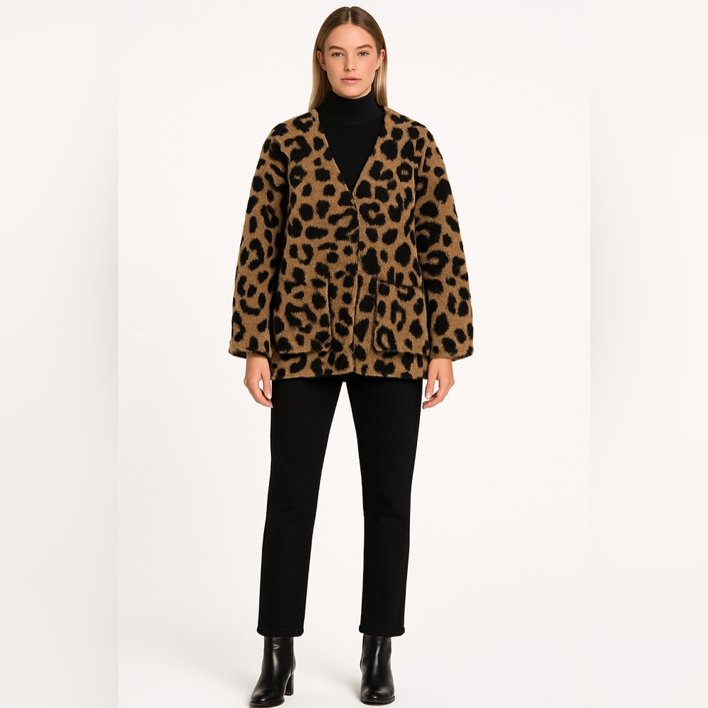 7 A.M.  Leopard Sherpa Jacket – Women’s S/M
Leopard Print Faux Fur Coat
